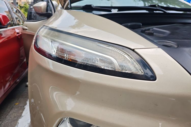 Used Jeep Cherokee 2016 2.4L Professional Edition Right Front Headlight