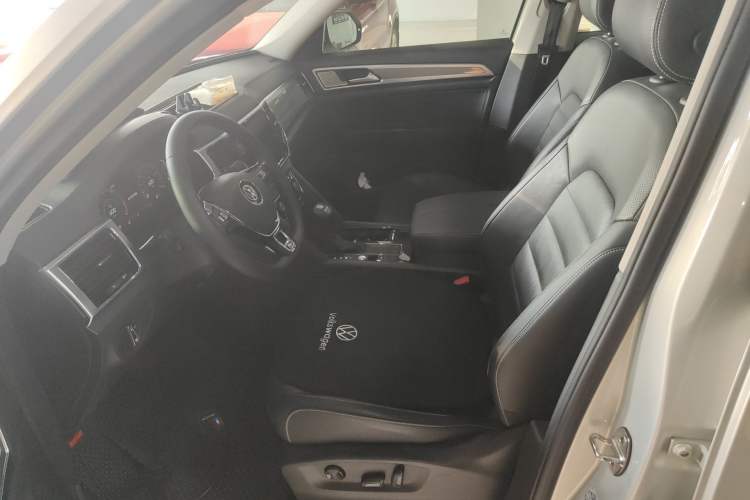 Used Volkswagen Teramont 2019 330TSI Two-Wheel-Drive Luxury Edition China VI Standard
