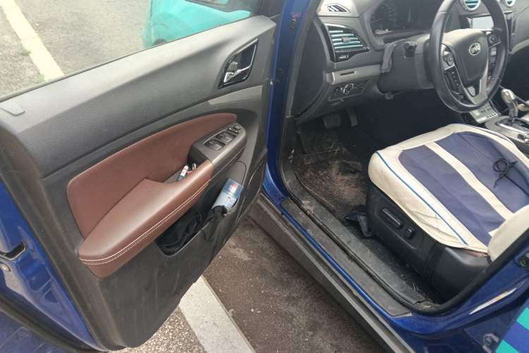 Used BYD S7 2015 2.0T Upgraded Automatic Luxury Version Driver Seat