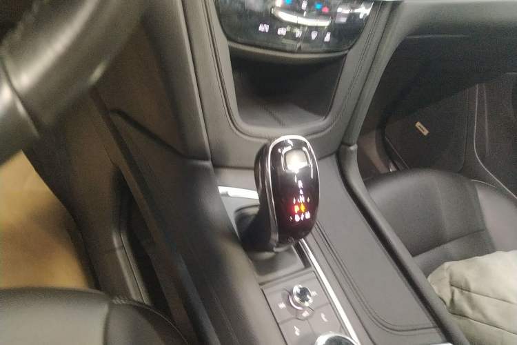 Used Cadillac XT5 2021 28T Luxury Model
