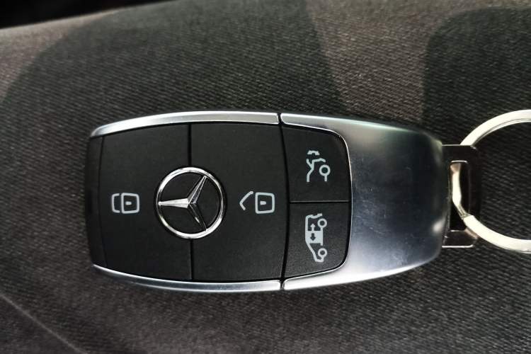 Used Mercedes-Benz V-Class 2024 V 300 L Long Wheelbase Luxury Edition
