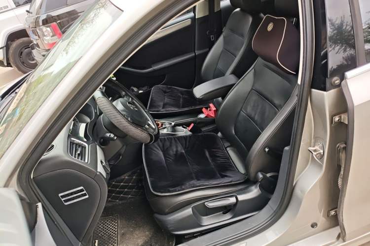 Used Volkswagen Sagitar 2014 Revised Version 1.4TSI Automatic Luxury Edition Left Front Seat