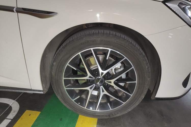 Used BYD Seal 2024 HONOR Edition DM-i 1.5L 121km Prestige Model
