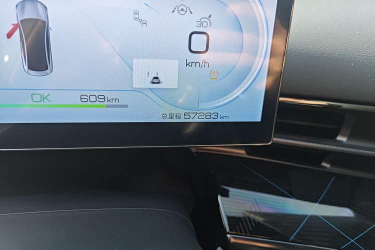 Used BYD Seal 2022 700 km Long-Range Rear-Wheel-Drive Version Odometer Close Up