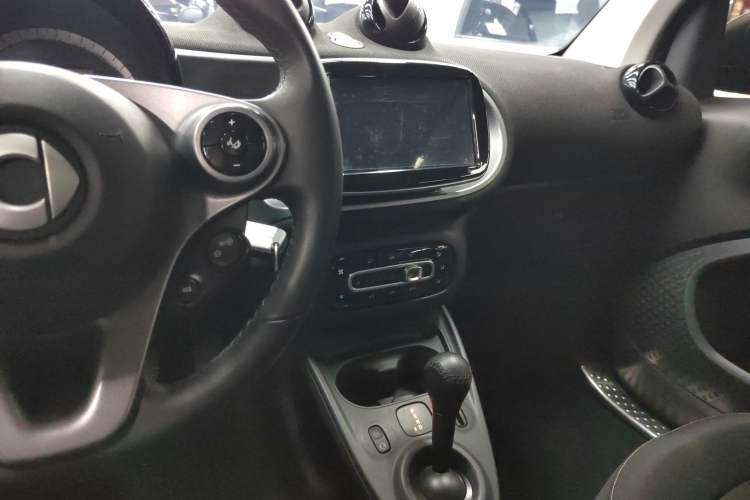 Used smart fortwo 2018 1.0L 52kW Hardtop Passion Edition China V Standard