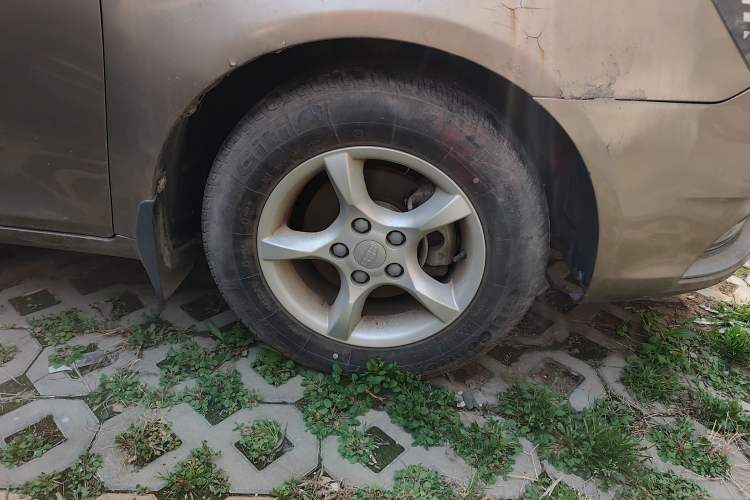 Used Geely Auto Emgrand 2014 Sedan 1.5L Manual Fashion Edition
