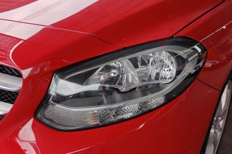 Used Mercedes-Benz B-Class 2015 B 200 Sport Edition Left Front Headlight