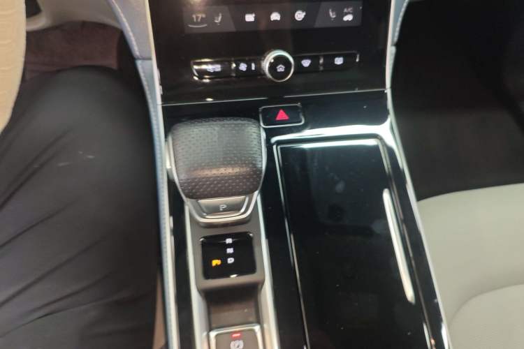 Used Rising ER6 2020 620 km Smart Edition
