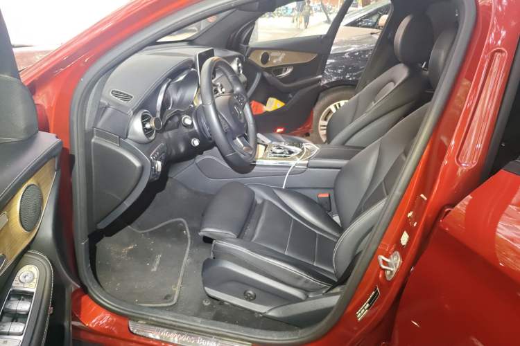 Used Mercedes-Benz GLC Coupe 2018 GLC 260 4MATIC Coupe SUV Left Front Seat