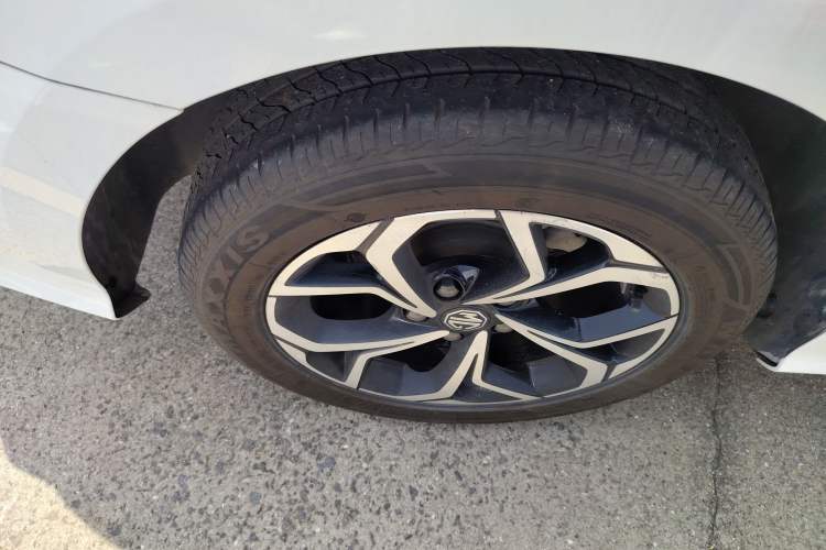 Used MG 5 2021 180 DVVT Manual Youth Luxury Edition
