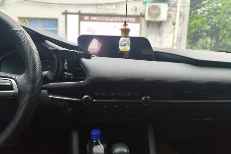 Used Mazda 3 Axela 2023 2.0L Automatic Zhiqing Edition Audio And AC Panel