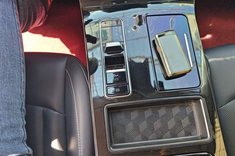 Used EXEED Zhuifeng 2022 Chasing the Waves Edition 1.5T CVT Rising Wind Version Gear Lever