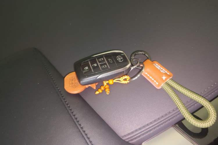 Used Toyota Vellfire 2021 Crown Dual-Engine 2.5L HV Prestige Edition Vehicle Key