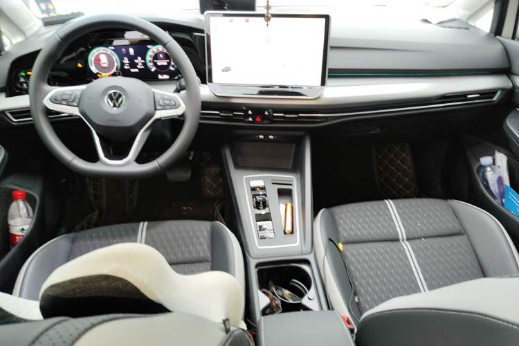 Used Volkswagen Golf 2025 Facelifted 300TSI Pro