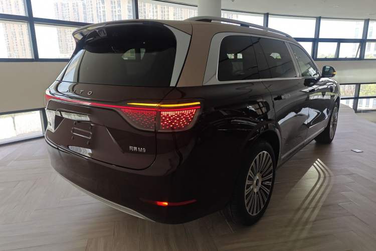 Used Hima AITO M9 2025 Extended-Range Ultra Version 52 kWh 6-Seater Rear Right 45 Deg