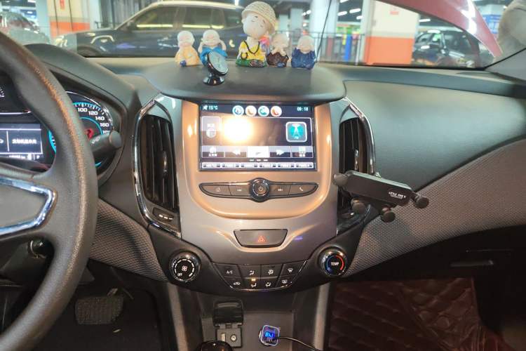 Used Chevrolet Cruze 2018 320 Automatic Pioneer Sunroof Edition
