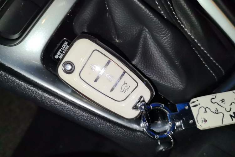 Used Hyundai Celesta 2018 1.6L Automatic GL Enjoyment Edition China VI compliant Vehicle Key