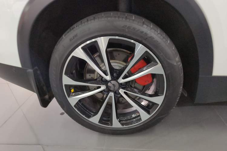 Used Nio ES8 2023 75 kWh Executive Edition Right Rear Wheel Hub