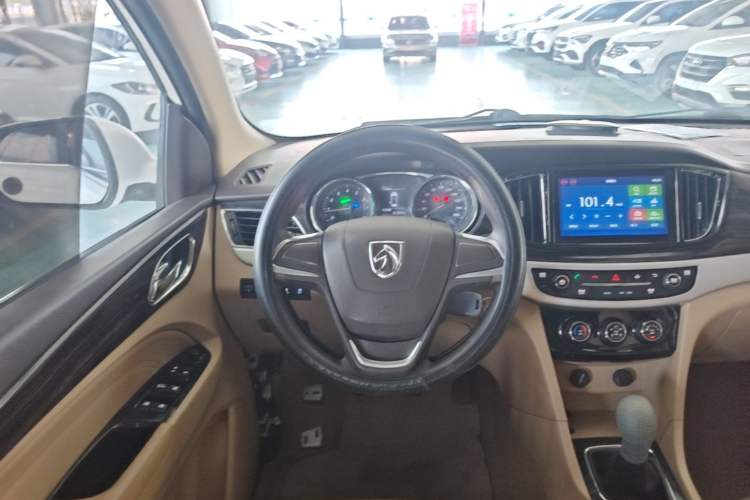 Used Baojun 730 2016 1.5L Manual Comfort Version 7 Seats China V Emission Standard Steering Wheel