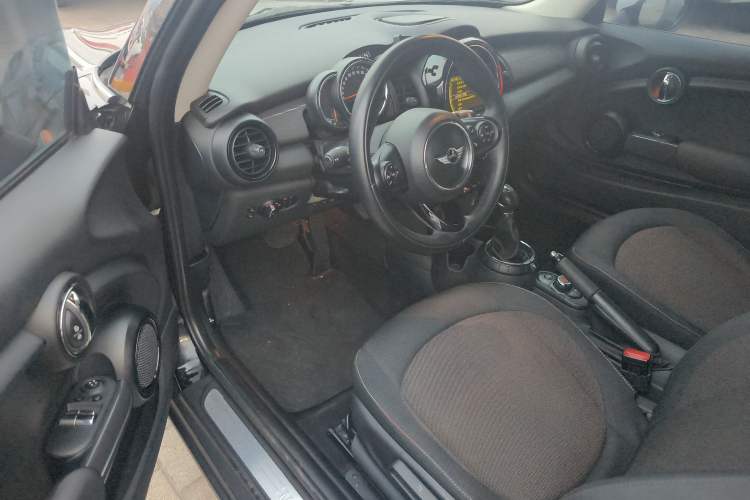 Used MINI MINI 2014 1.5T COOPER Fun
