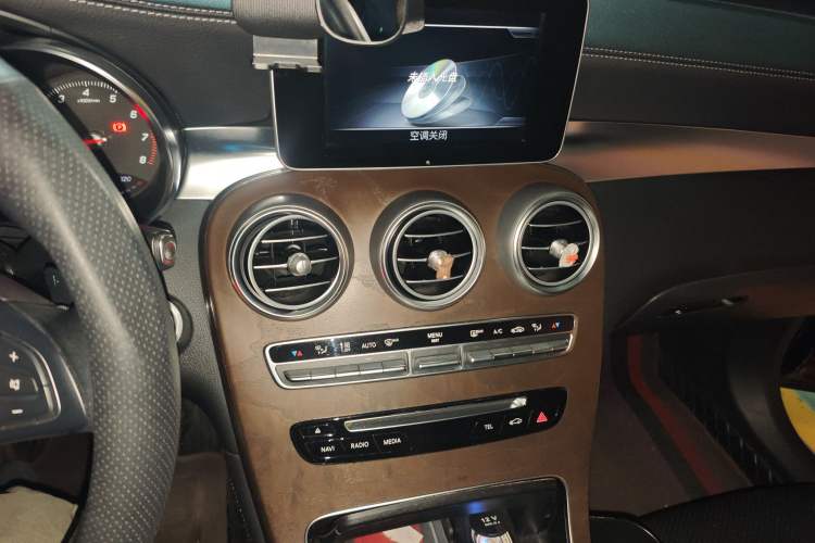 Used Mercedes-Benz GLC 2019 GLC 300 L 4MATIC Dynamic Model