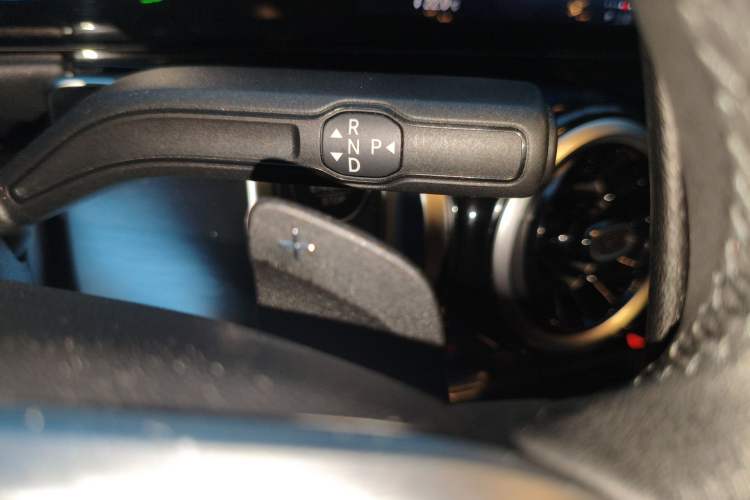 Used Mercedes-Benz GLB 2023 GLB 200 Dynamic Edition Gear Lever