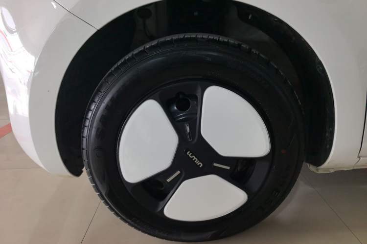 Used CHANGAN NEVO Lumin 2024 130km Qingyue Version Left Front Wheel Hub