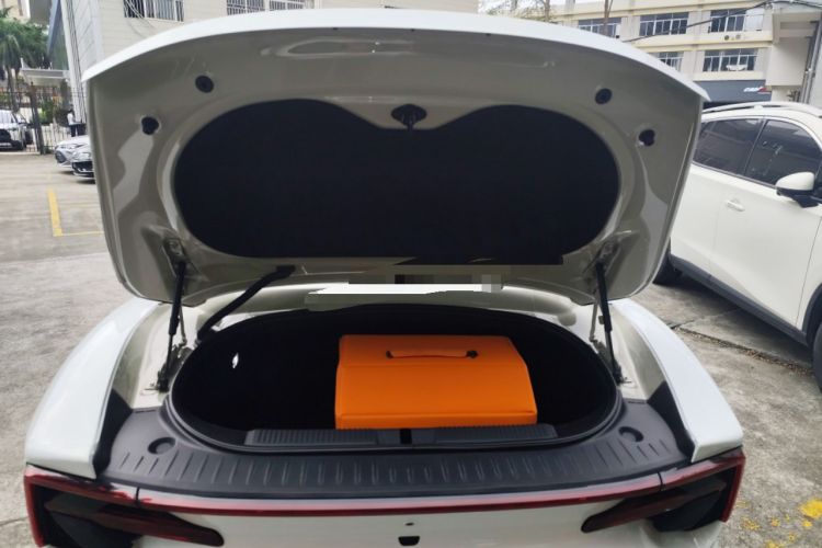 Used MG Cyberster 2024 520 km Legendary All-Wheel-Drive Red Canopy Version
