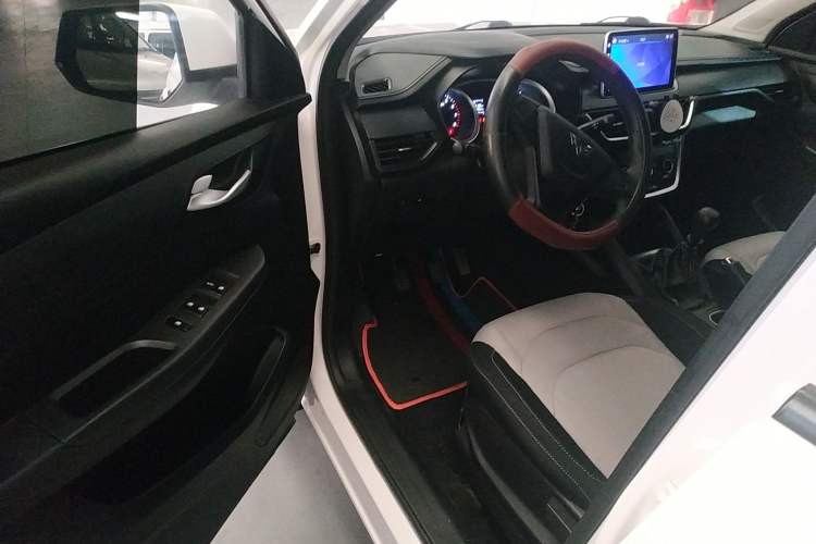 Used Wuling Hongguang S3 2018 1.5L Manual Standard Version China V Standard
