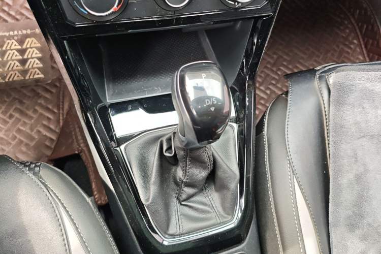 Used Volkswagen Tacqua 2020 1.5L Automatic Yue Gear Lever