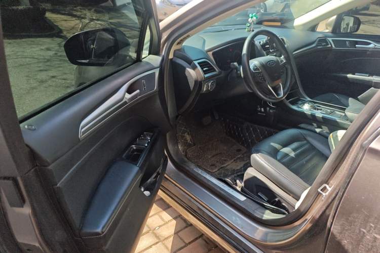 Used Ford Mondeo 2017 EcoBoost 200 Stylish Model
