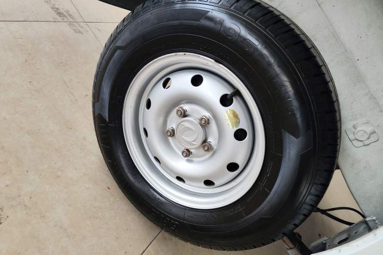 Used Dongfeng Yufeng EM26 2023 High-End Model 41.86 kWh CATL Exterior 5