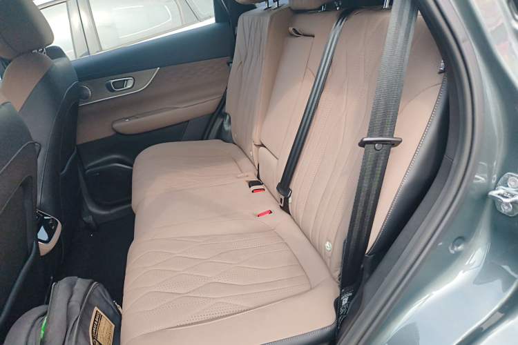 Used Chery Tiggo 8 PLUS 2025 290TGDI DCT Prestige 5-Seater
