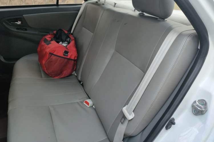 Used Geely Auto Diamond 2015 Sedan 1.5L Manual SuperDeluxe Model Left Rear Seat