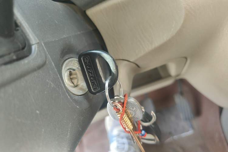 Used Suzuki Wagon R 2015 1.0L Manual Comfort Model Vehicle Key