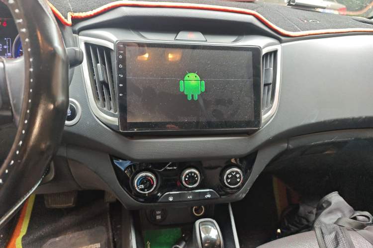 Used Hyundai ix25 2017 1.6L Automatic Smart Version Audio And AC Panel