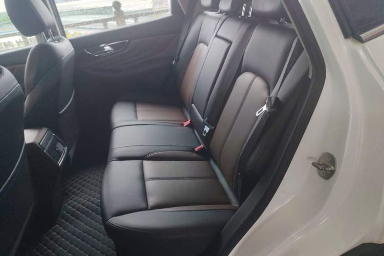 Used Dongfeng Aeolus AX7 2018 Classic 1.6T Automatic Luxury Model Left Rear Seat
