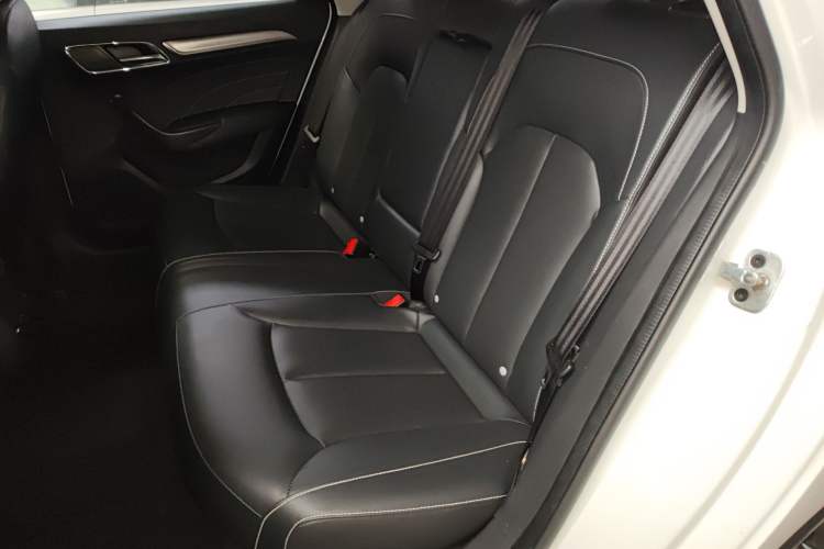 Used Roewe i6 2020 PLUS 1.6L CVT 4G Connected Glory Flagship Edition
