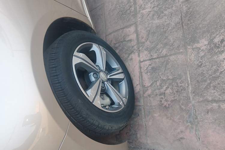Used Geely Auto Emgrand GL 2019 1.5T DCT Elite Smart Edition Left Front Wheel Hub
