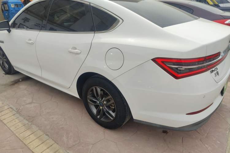 Used BYD Qin Pro 2019 Super Edition 1.5TI Automatic Smart Connect FENGSHANG Model China VI Standard