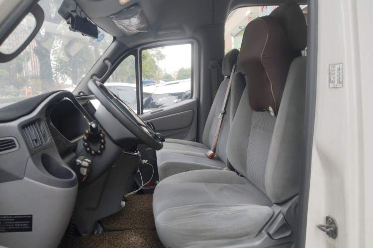 Used Foton Toano 2015 2.8T Commercial Version Short Wheelbase ISF2.8
