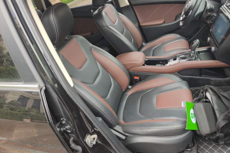 Used Dongfeng Fengon 580 2016 Revised Version 1.5T CVT Luxury Edition Right Front Seat