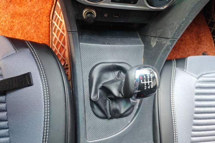 Used Haima Fumei 2014 M5 1.6L Manual Comfort Model Gear Lever