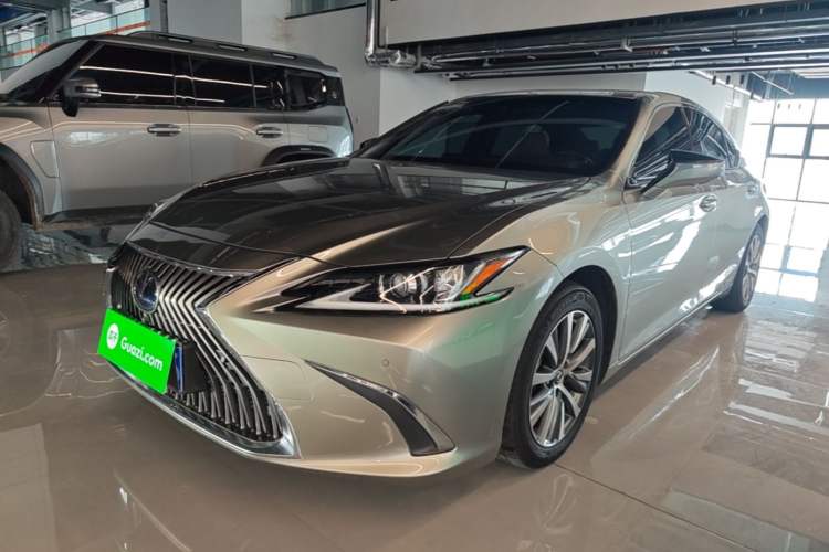 Used Lexus ES 2020 300h Premier Edition