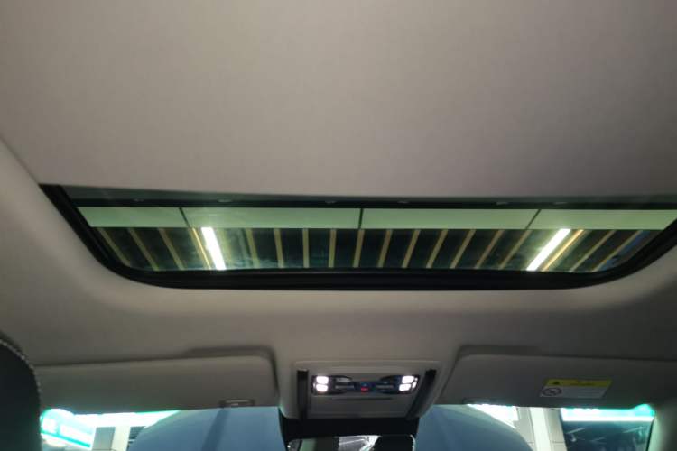 Used Formula Leopard Titanium 3 2025 501 km All-Wheel Drive Intelligent Driving Max Edition Headliner