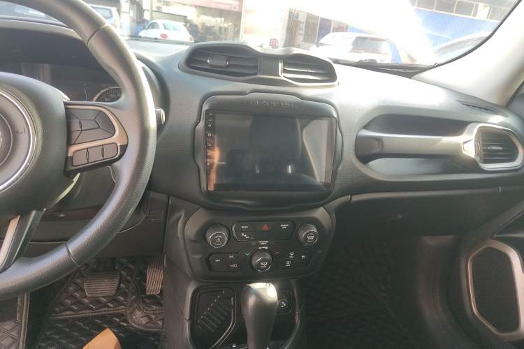 Used Jeep Renegade 2018 Connected Large Screen Version 180T Automatic High-Energy Edition