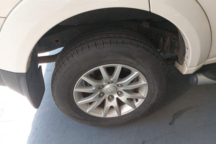 Used Mitsubishi Pajero Sport 2013 2.4L Manual Two-Wheel Drive Comfort Edition