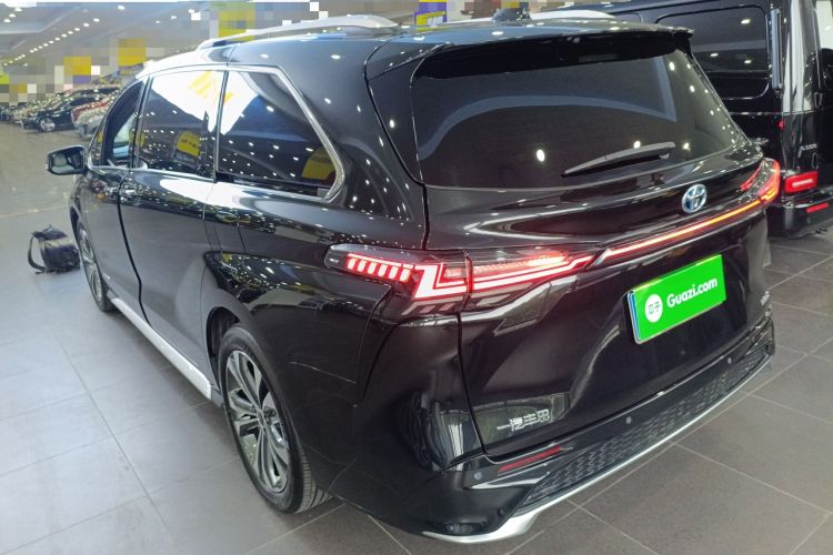 Used Toyota Granvia 2023 2.5L Hybrid Prestige PLUS Edition
