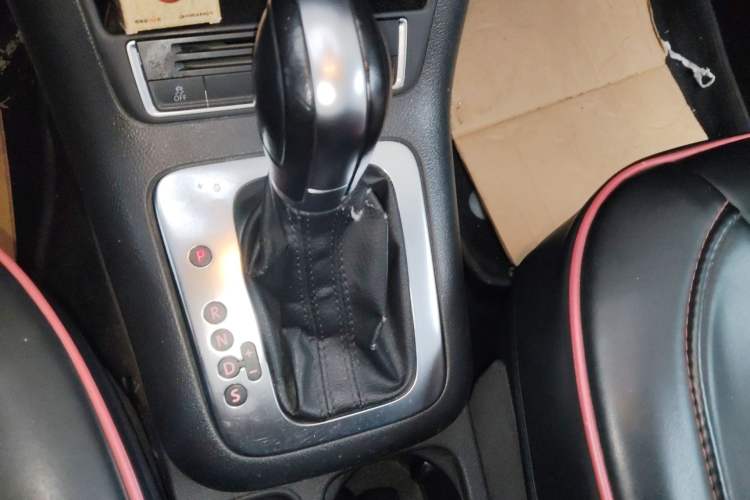 Used Volkswagen Tiguan 2013 1.8 TSI Automatic Two-Wheel Drive Comfort Edition Gear Lever