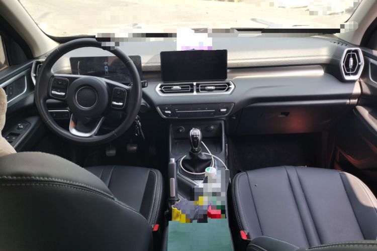 Used Great Wall King Kong Poer 2022 2.0T Manual Diesel Two-Wheel Drive Elite Version with Long Bed GW4D20M Center Console